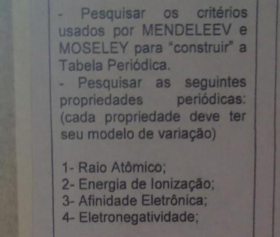 quais os critérios usados por MENDELEEV e MOSELEY para 