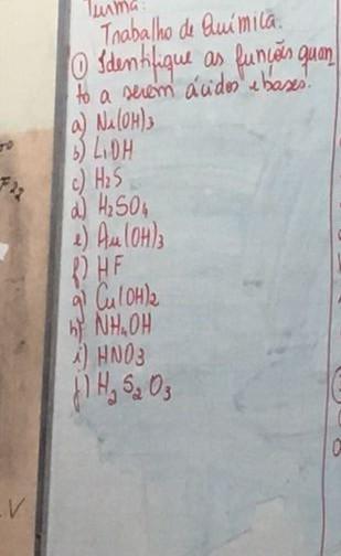 identifique as funções ácidos e bases:alguém me ajuda, por favor ??​